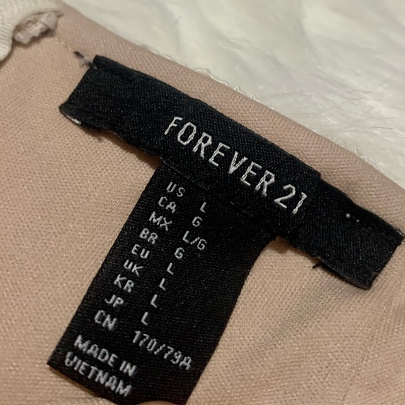 Forever 21 Lace mini skirt - Picture 5 of 5